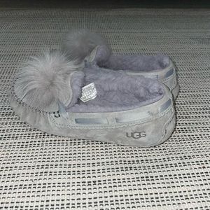 Ugg slippers size 6